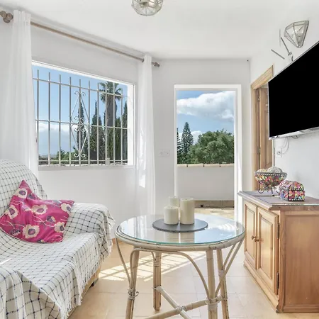 Complejo Alejandra Holiday home *